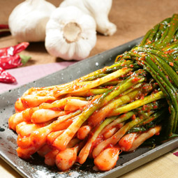 Whole green onion kimchi with chili flakes